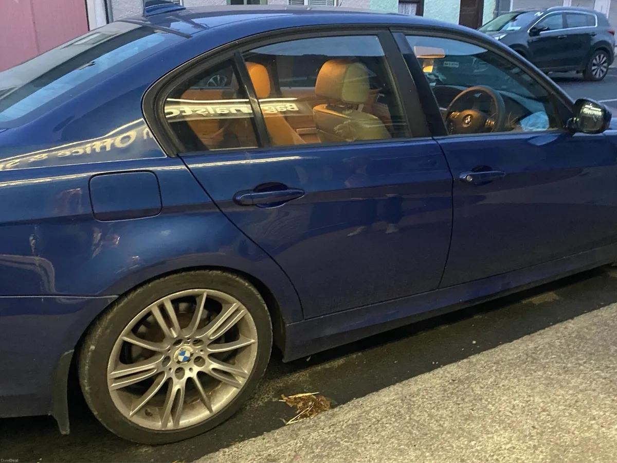 BMW320 - Image 3