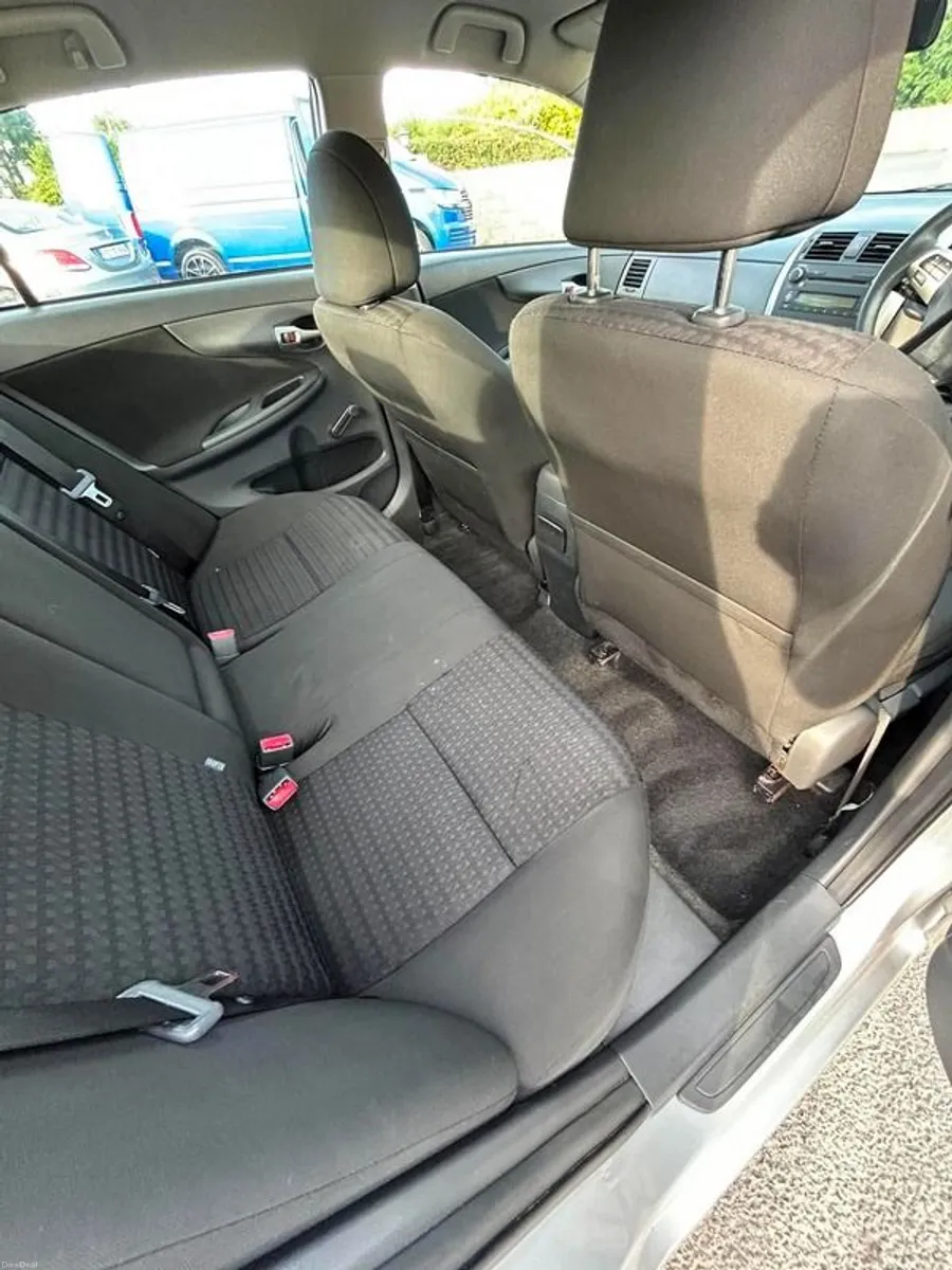 2011 Toyota Corolla low miles - Image 5