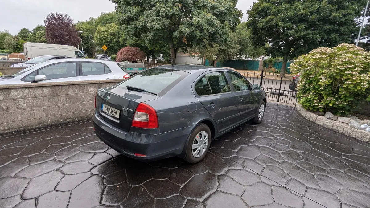 Skoda Octavia 2011 - Image 2