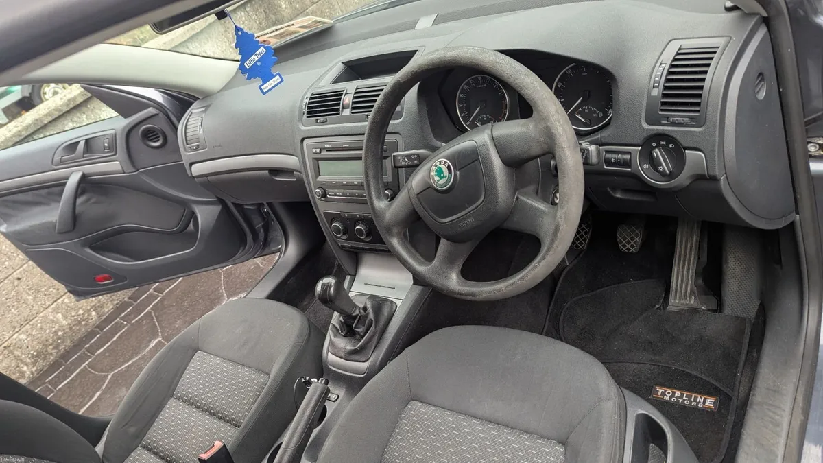 Skoda Octavia 2011 - Image 5