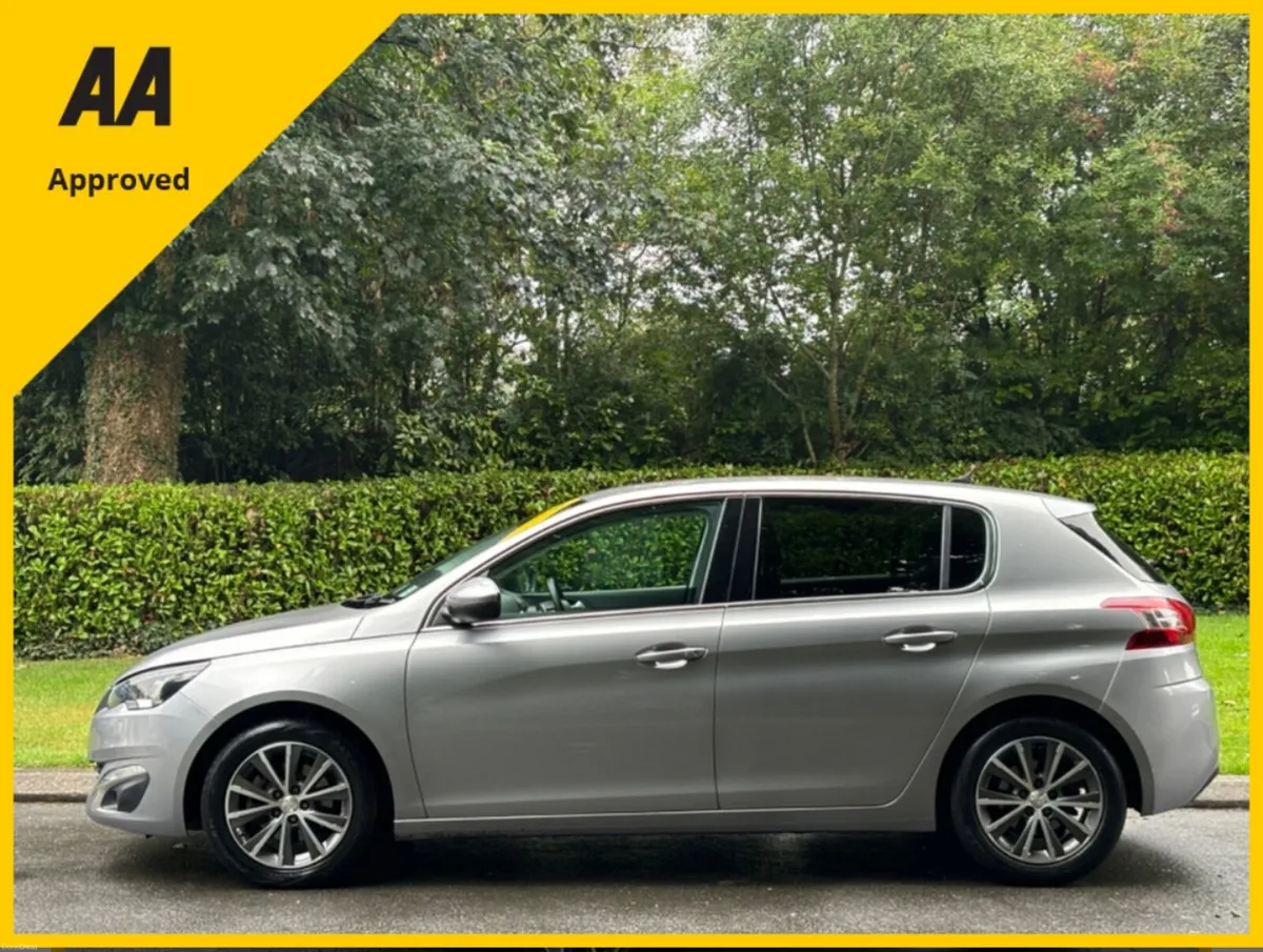 Peugeot 308 1.2 ALLURE AUTO 2017 *LOW KLMS* - Image 6