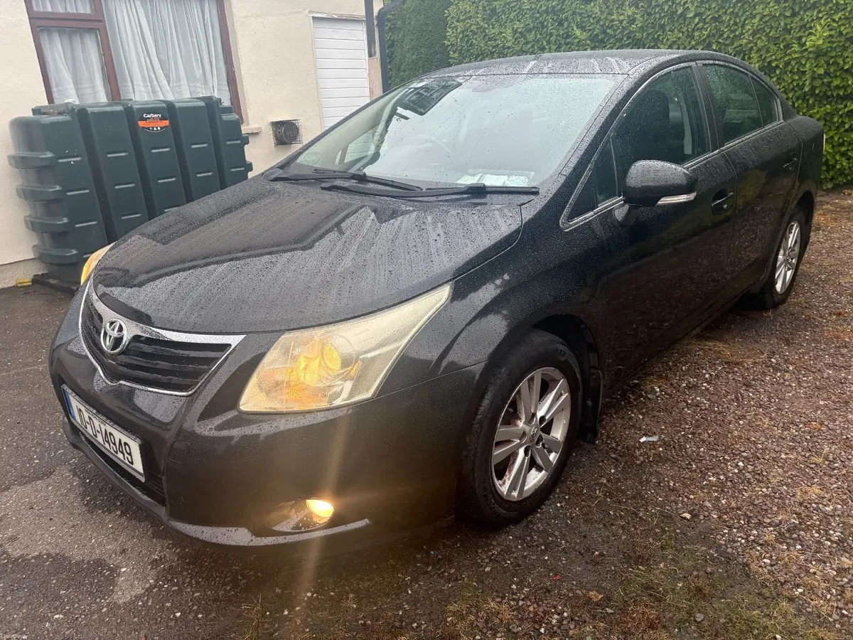 Toyota Avensis 2010 - Image 1