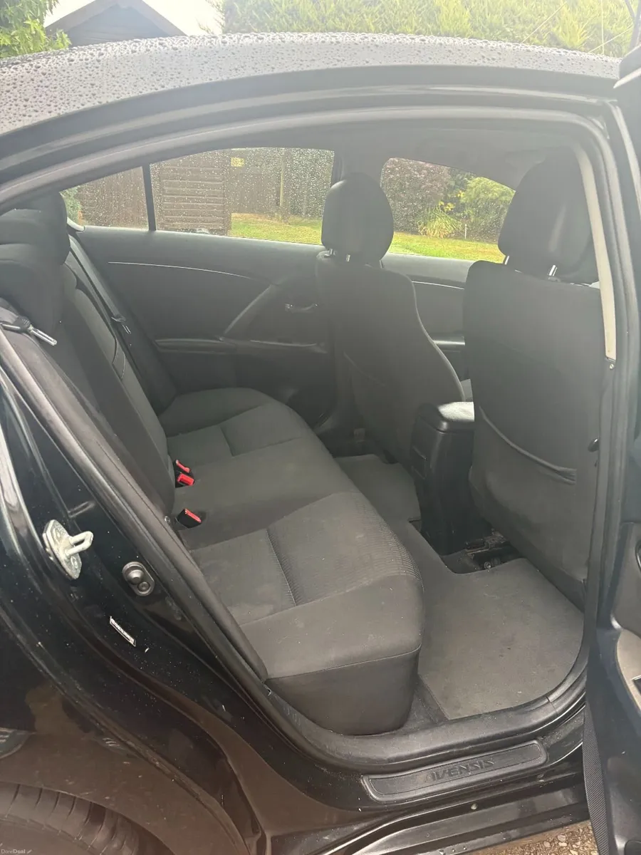 Toyota Avensis 2010 - Image 5