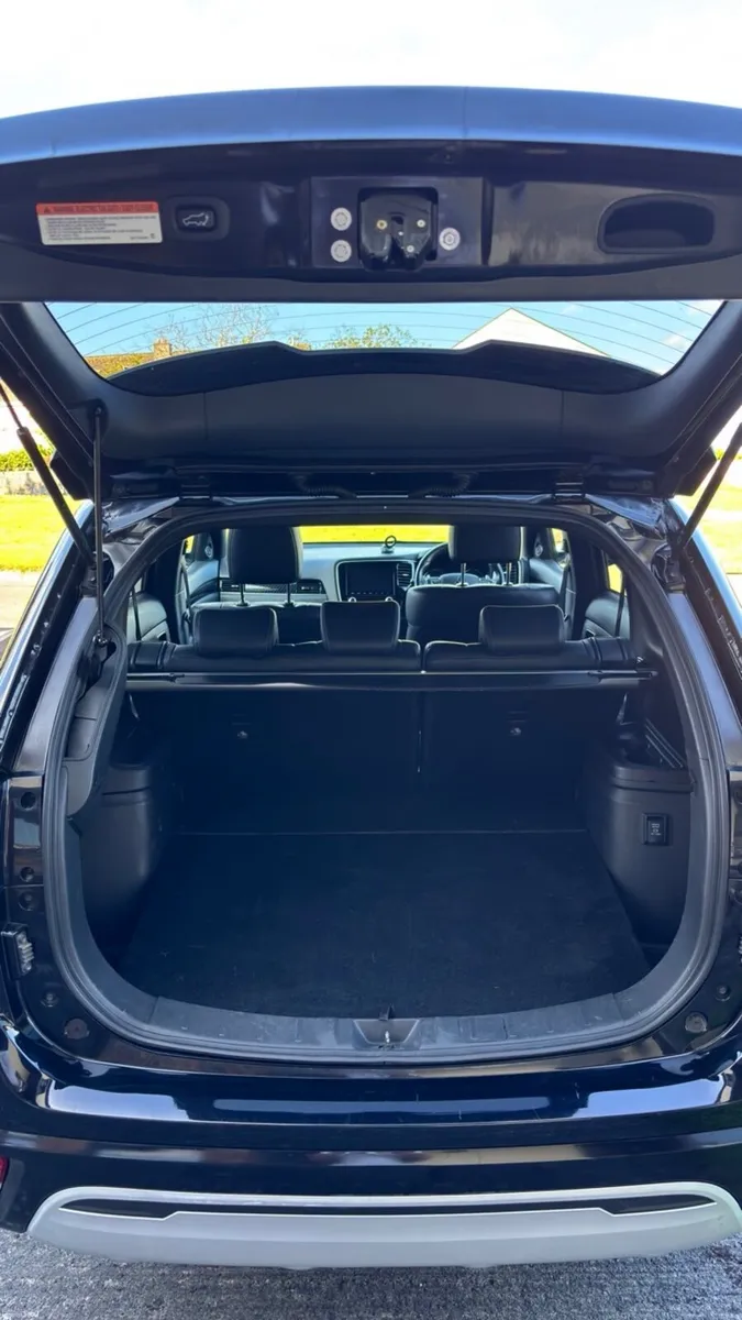 Mitsubishi Outlander 2021 - Image 2