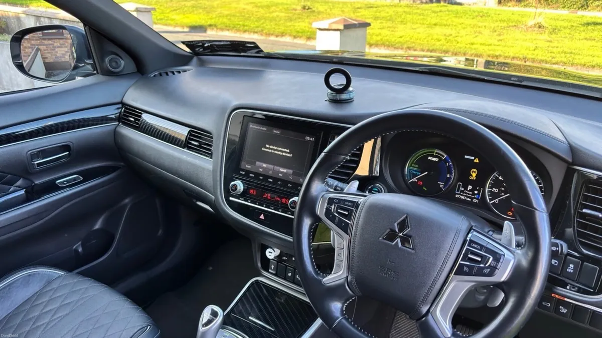 Mitsubishi Outlander 2021 - Image 4