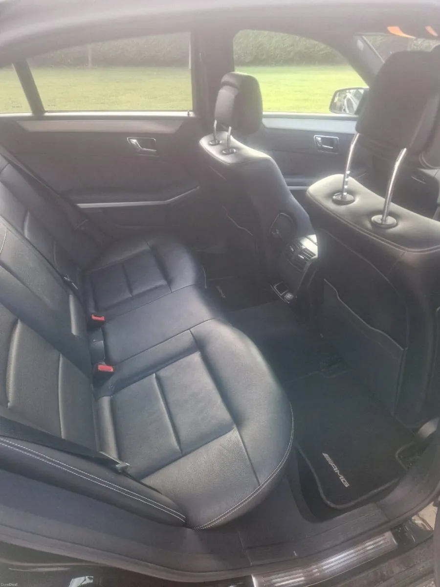 Mercedes E350 2011 - Image 6