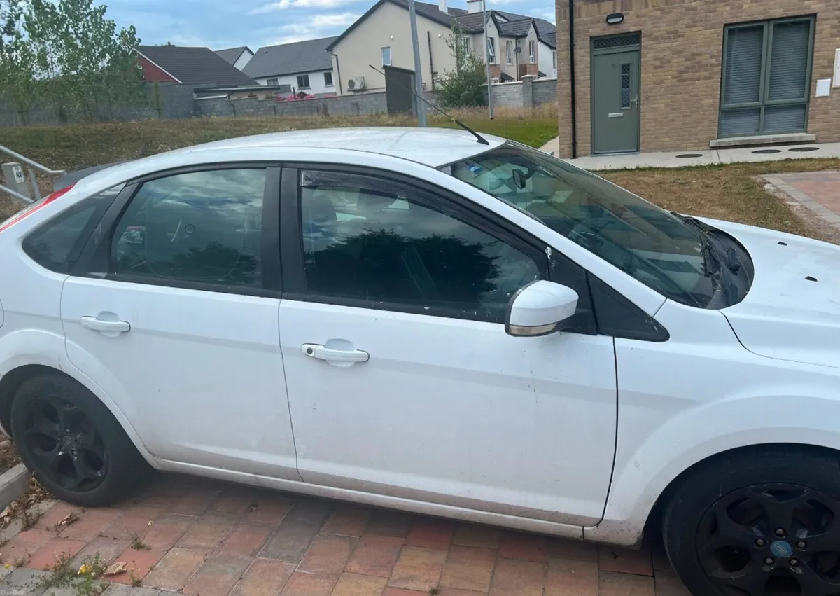 Ford Focus 2011 Low mileage - Image 2