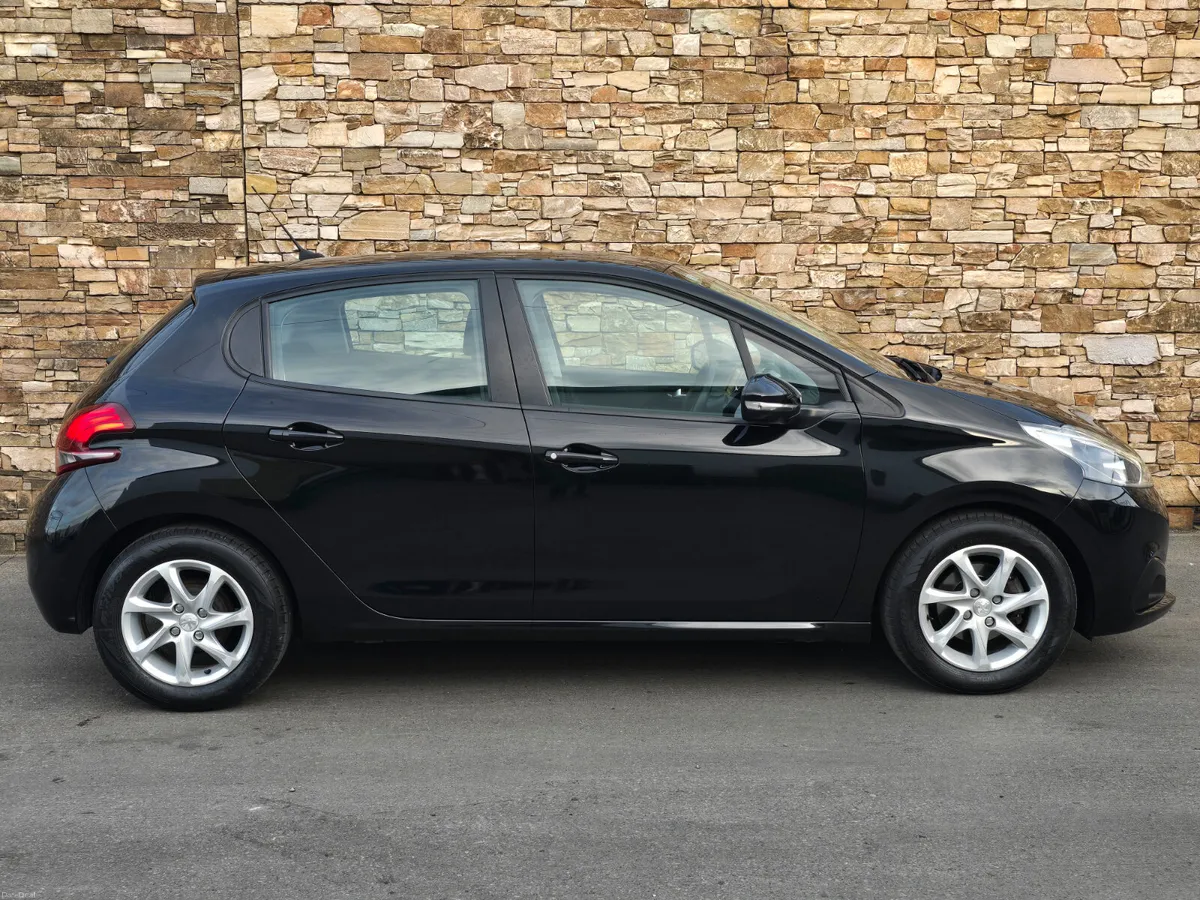 191 Peugeot 208 1.2 Pure Tech Active - Image 6