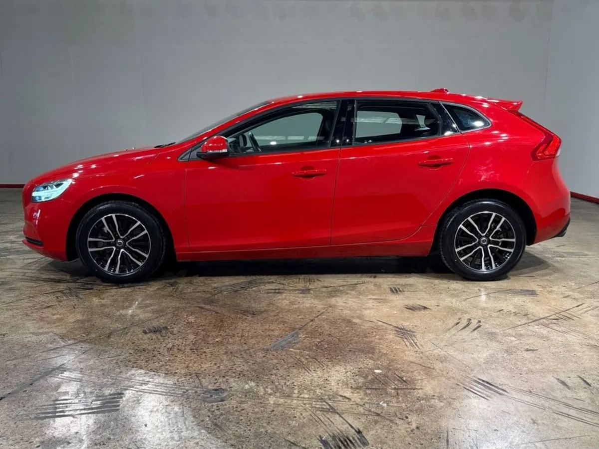 Volvo V40 TACK EDITION - 1.5 AUTOMATIC - FACTORY A - Image 6