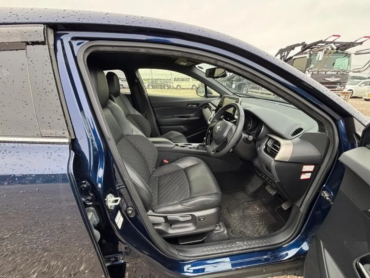Toyota C-HR G Mode Nero Safety Plus - Image 6