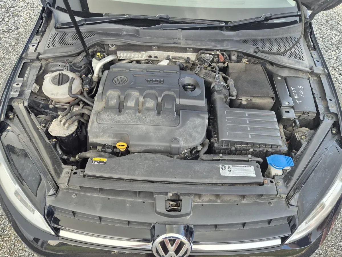 Black Volkswagen Golf 2017 - Image 6