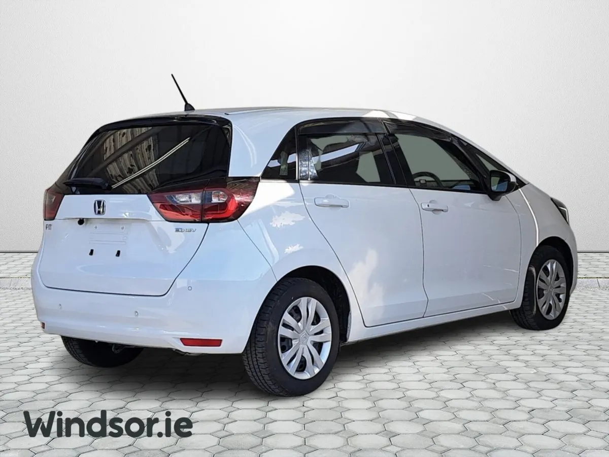 Honda Fit HYBRID AUTO - Image 2