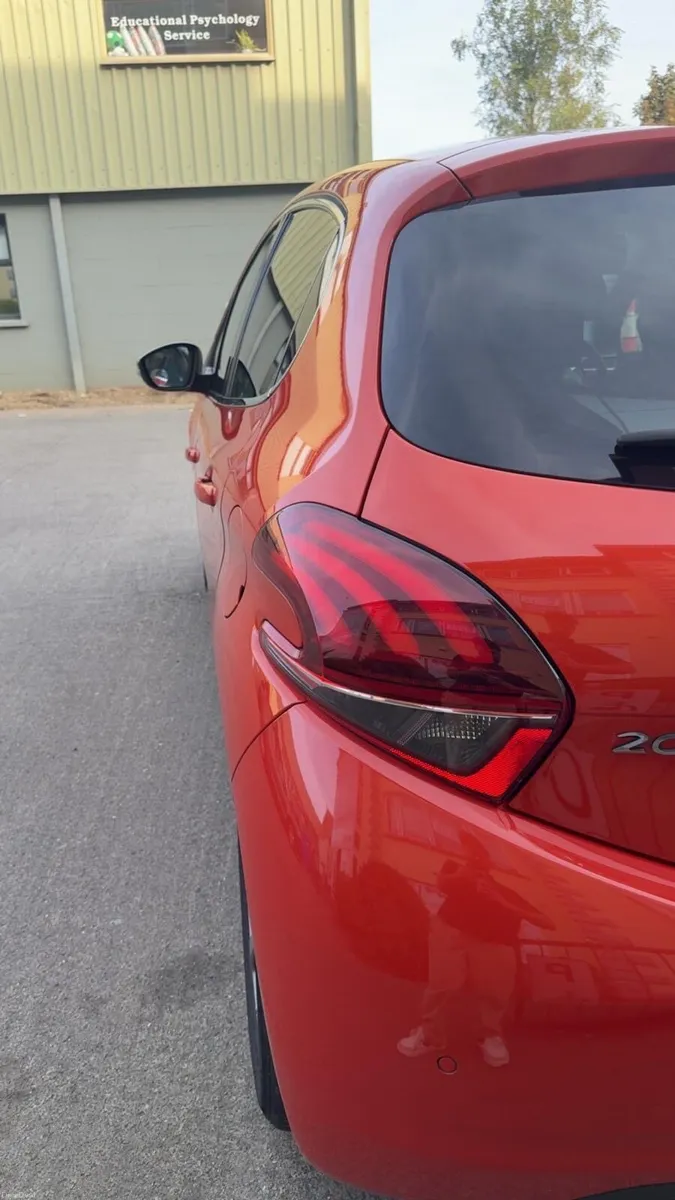 Car - Image 5