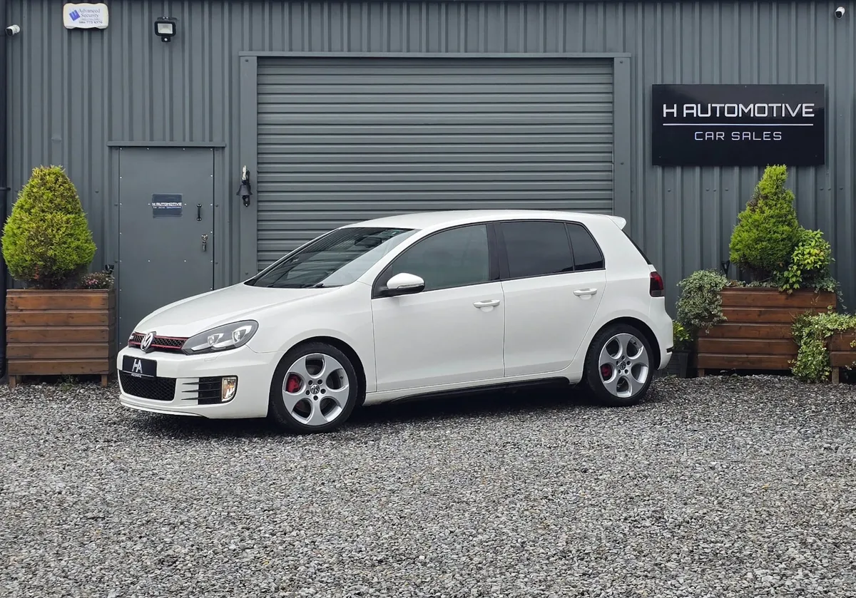 2013 VOLKSWAGEN GOLF GTI DSG LOW KMS - Image 1