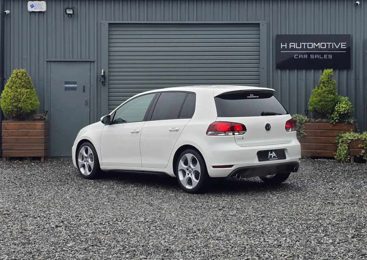 2013 VOLKSWAGEN GOLF GTI DSG LOW KMS - Image 3