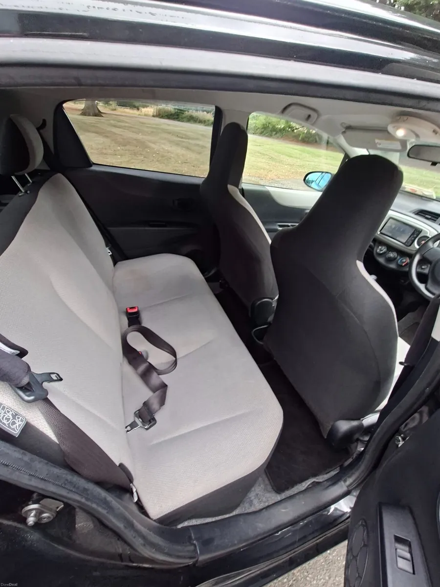 Toyota Vitz 2012 automatic - Image 3