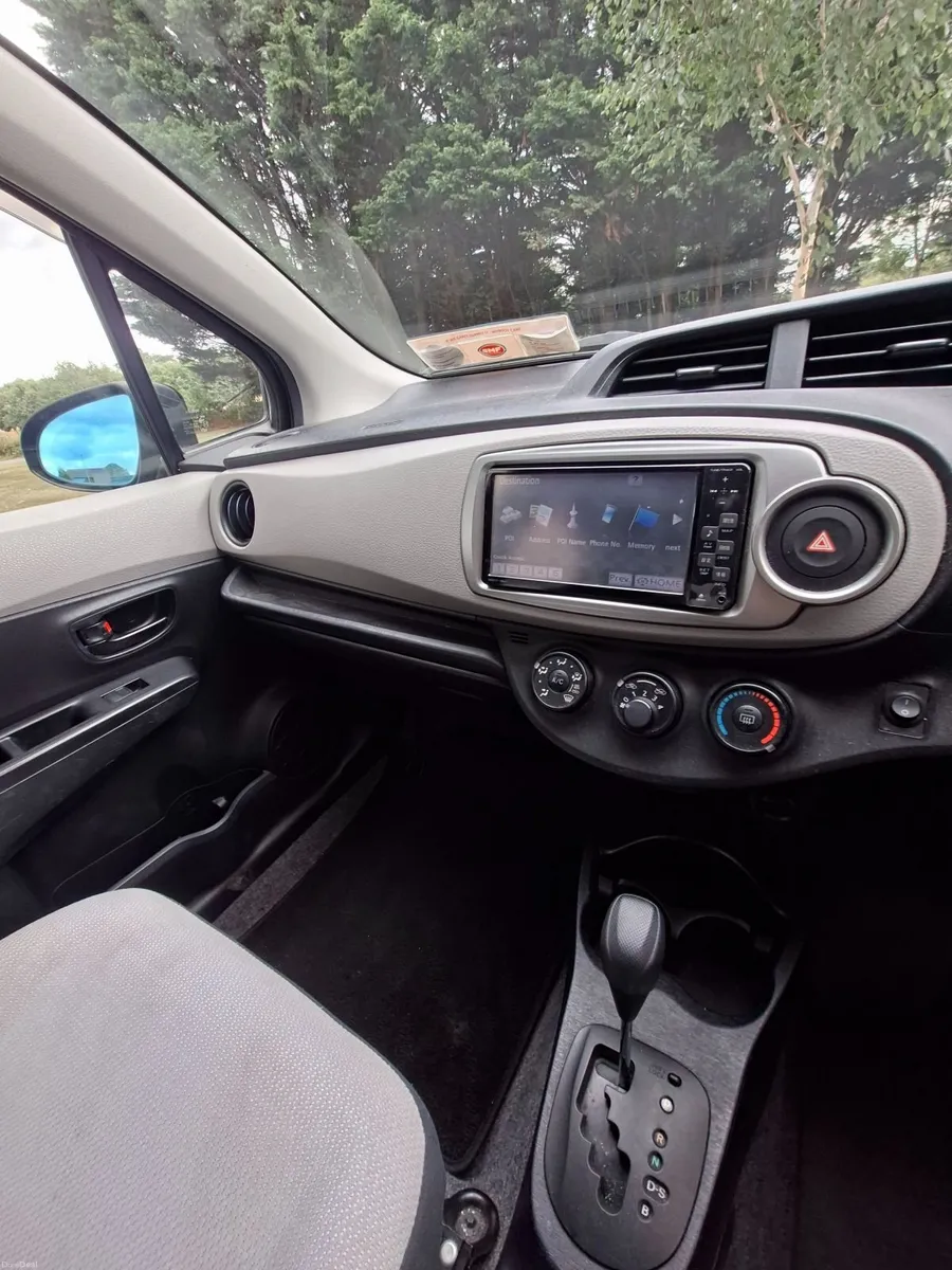 Toyota Vitz 2012 automatic - Image 6