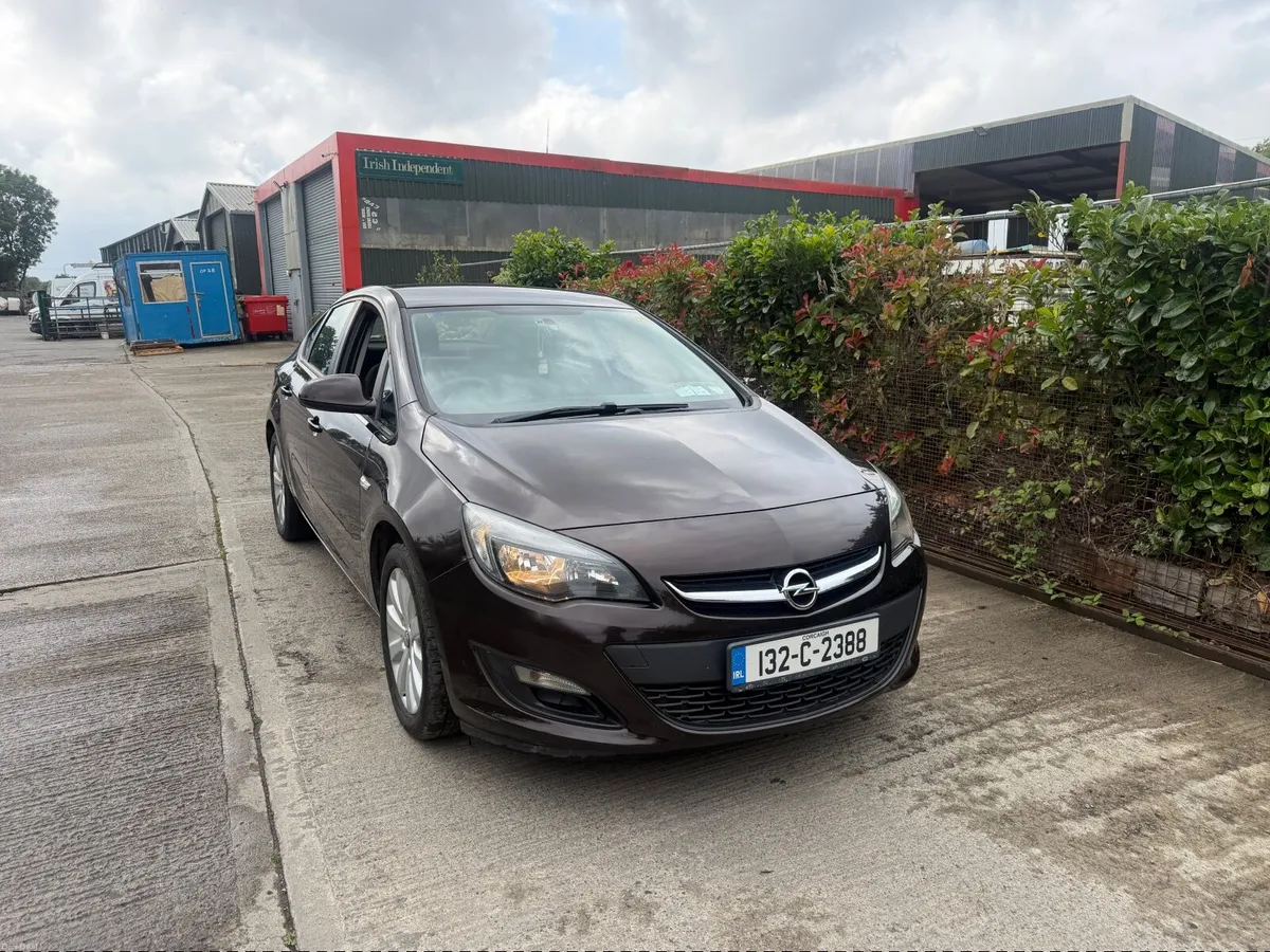 Opel Astra 2013Manual 1.7 diesel/brand new nct - Image 5