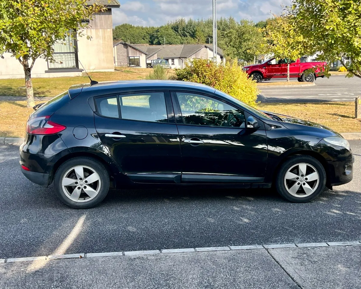 Renault Megane nct 10.2026 tax 09.2026 - Image 4