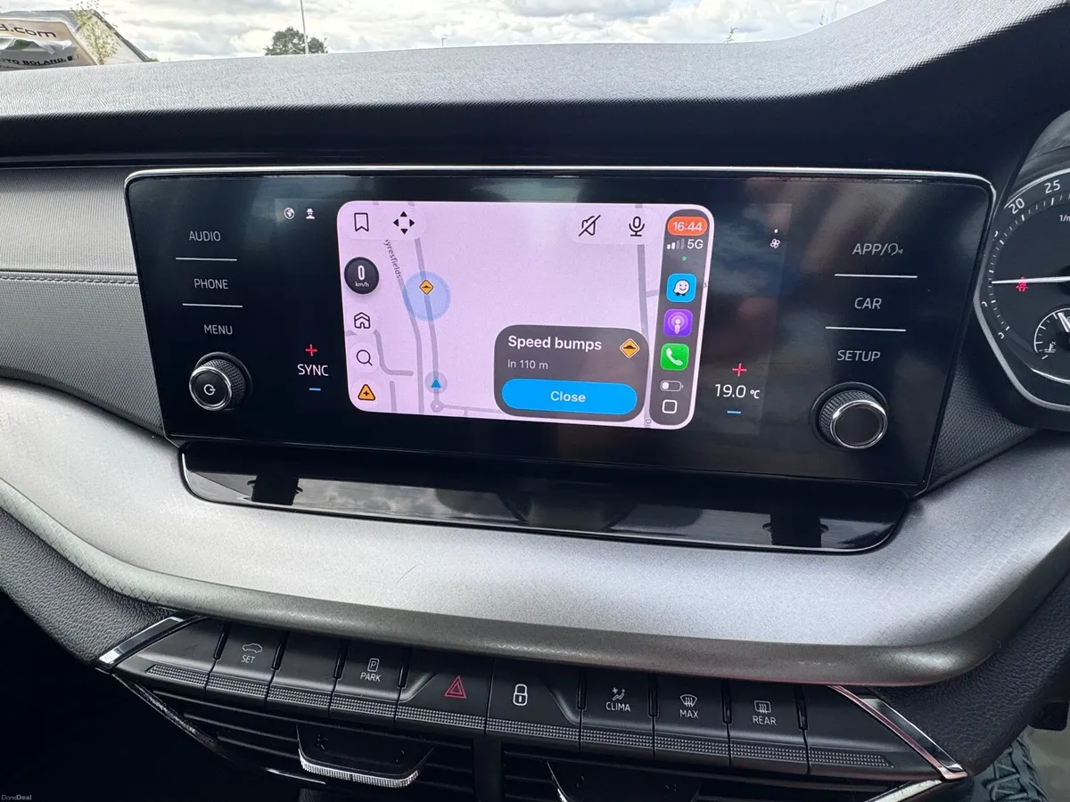 Skoda Octavia 2024 - Image 6