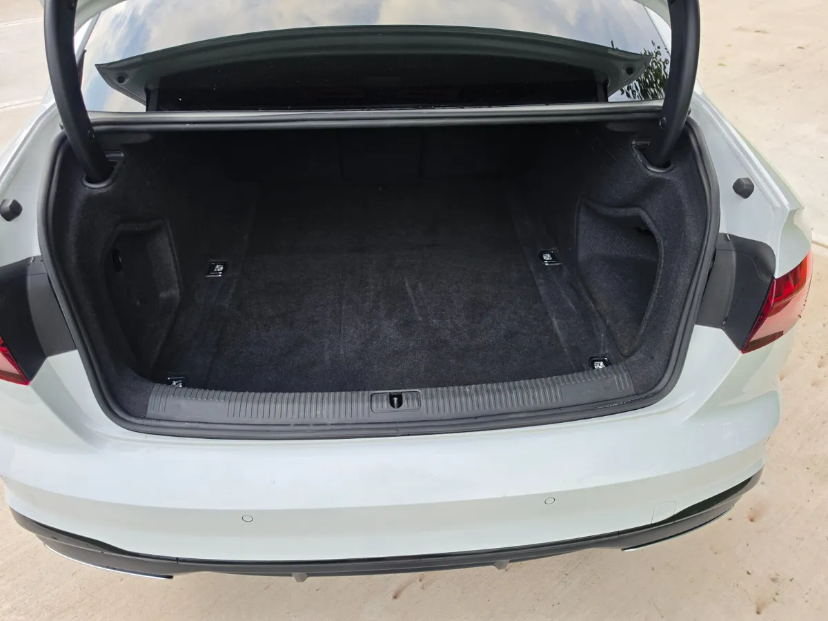 Audi A4 2022 35 TDI Sline - Image 3