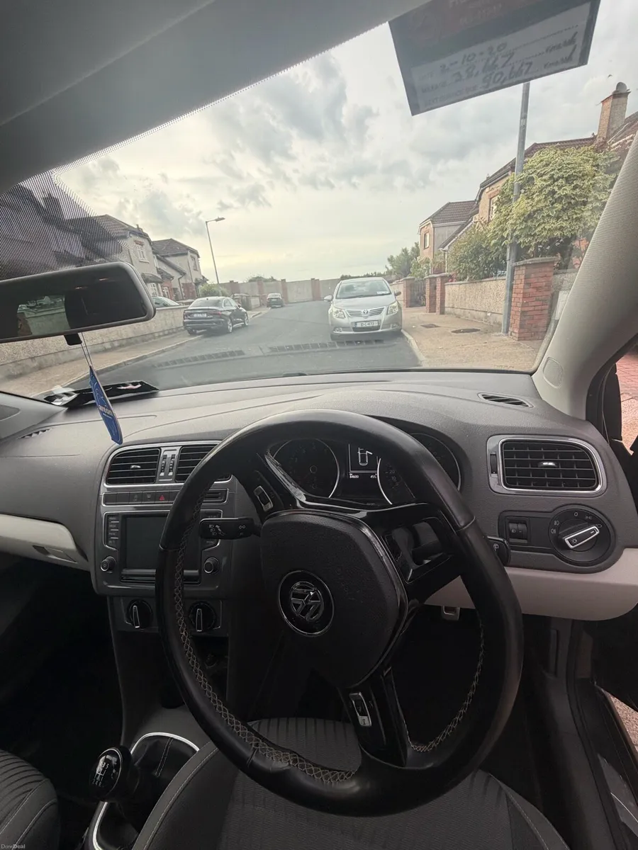151 Volkswagen Polo - Image 5