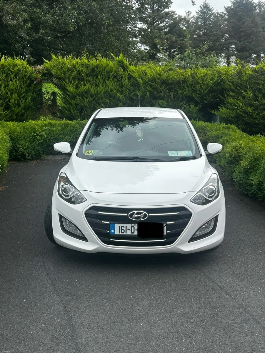 Hyundai i30 Diesel Deluxe Trim - Image 1