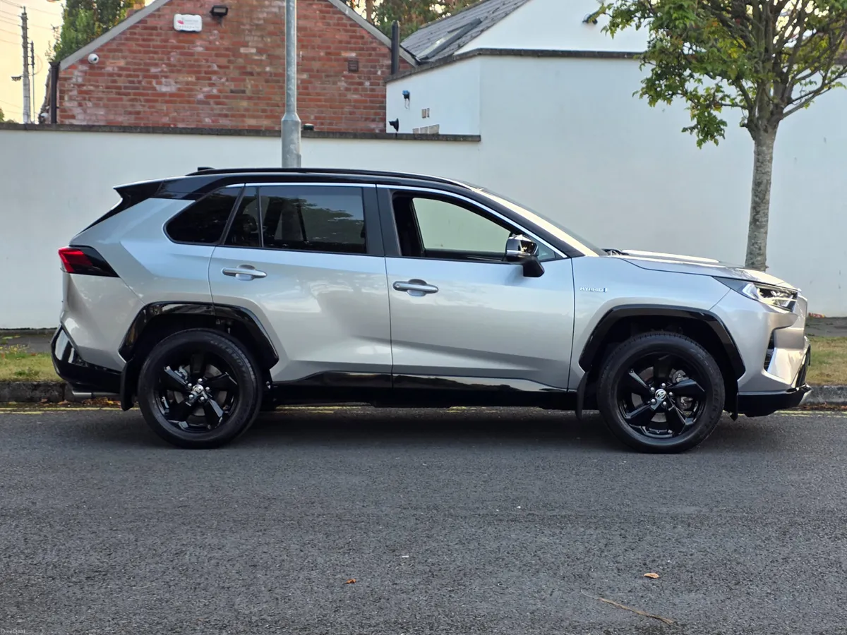 2022 Toyota RAV4 Sport Hybrid *ONLY 23K* - Image 6