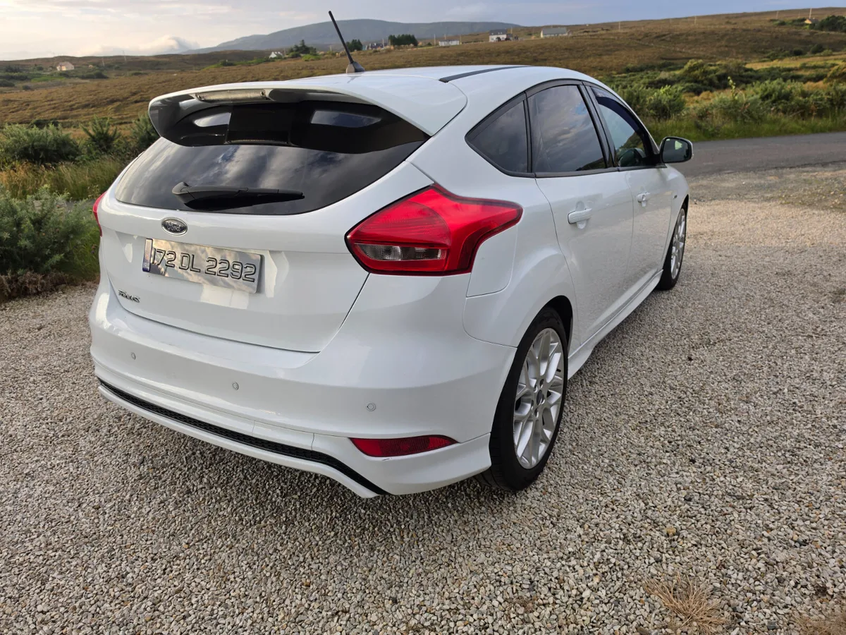 Ford Focus 2017 - Image 2