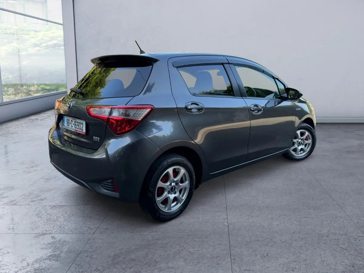 2018 Toyota Vitz 1.5 Petrol Hybrid 48000km - Image 3
