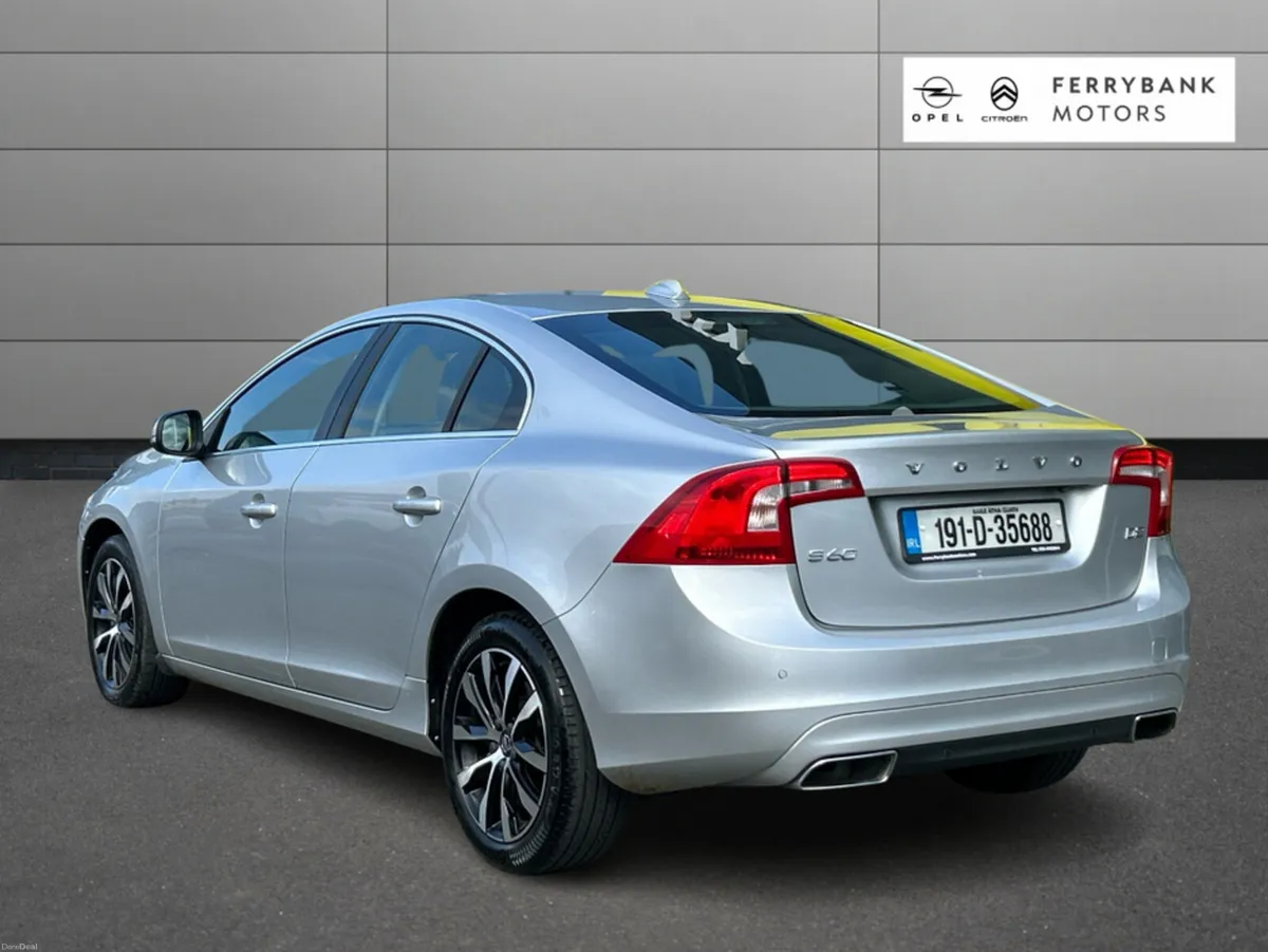 Volvo S60 D2 SE 4DR - Image 3