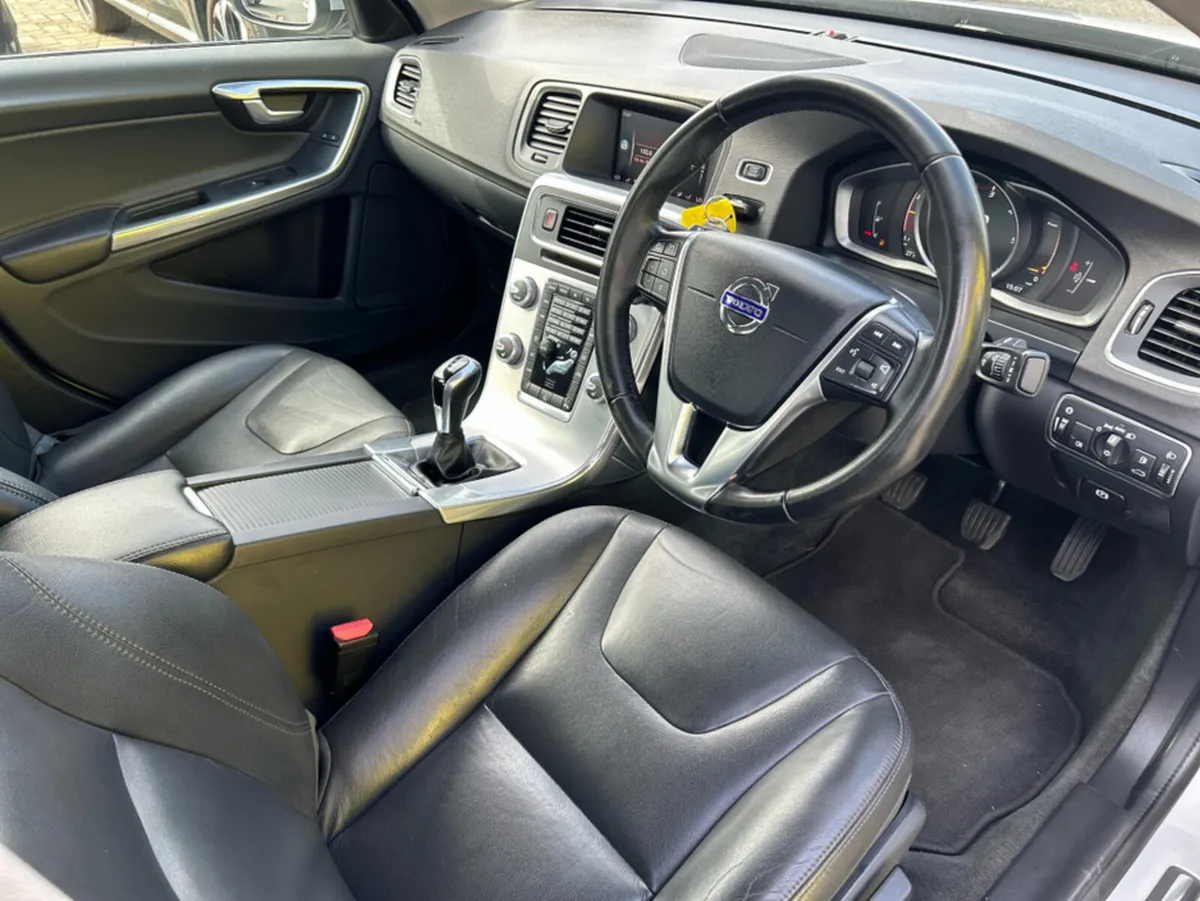 Volvo S60 D2 SE 4DR - Image 6