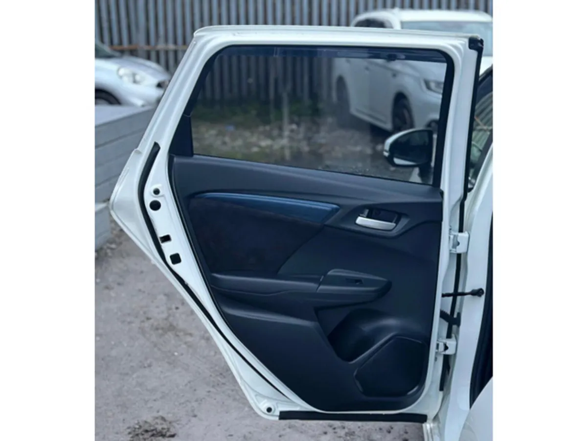 Honda Shuttle 1.5L Petrol-Hybrid Estate Automatic - Image 6