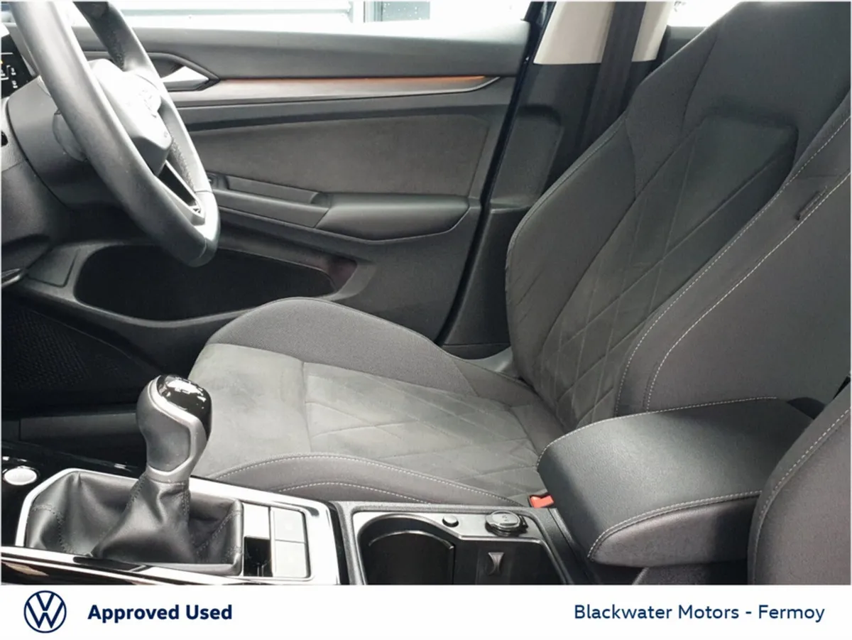 Volkswagen Golf 2.0TDI 115BHP STYLE - Image 4