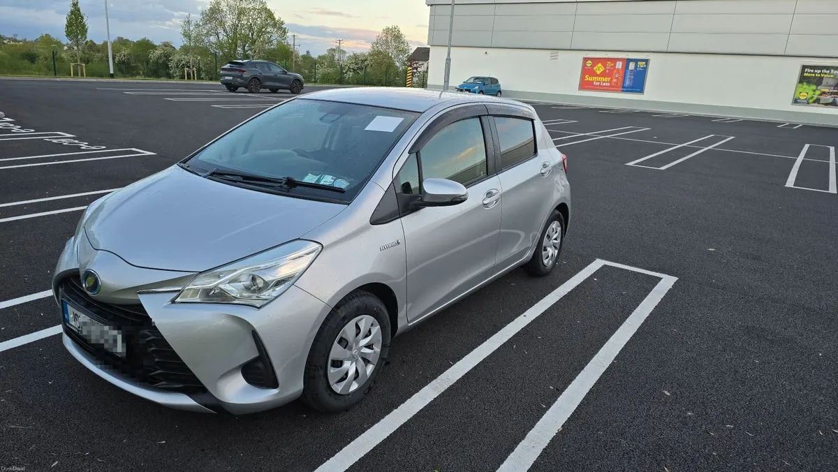 Toyota Vitz 2018 - Image 2