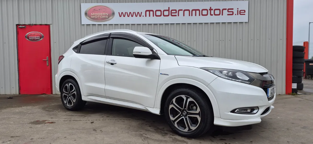 Honda Vezel auto hybrid/petrol 1.5 fully loaded - Image 2