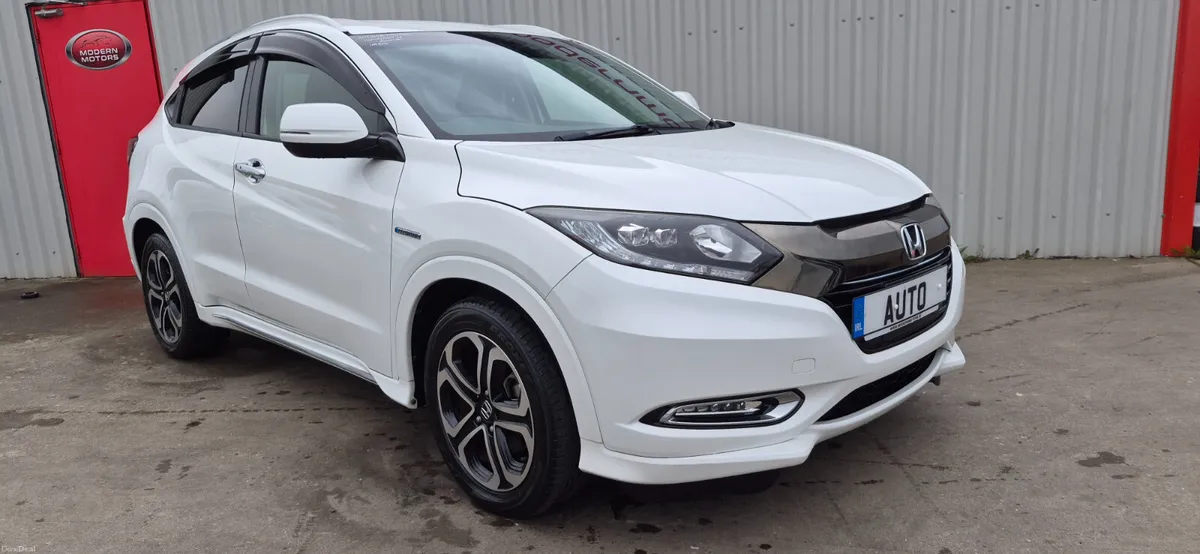 Honda Vezel auto hybrid/petrol 1.5 fully loaded - Image 3