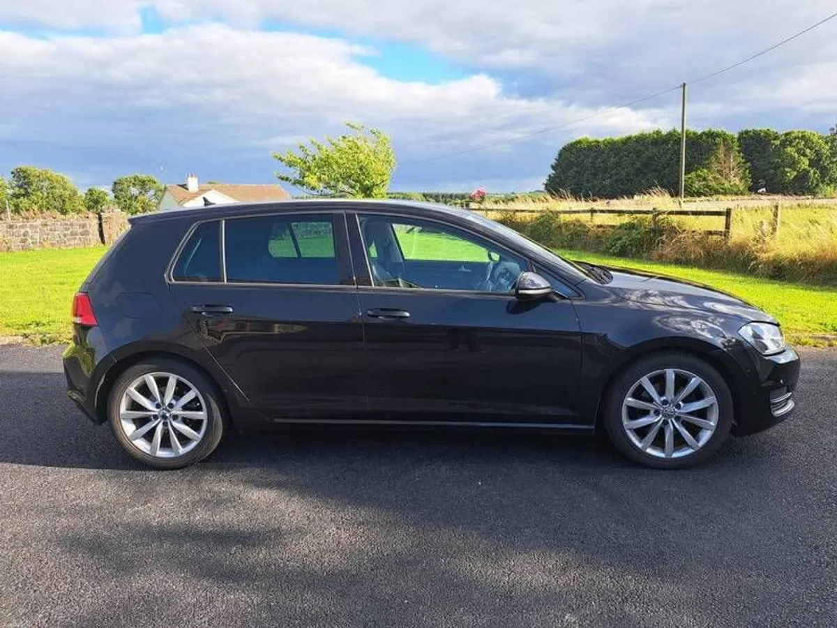 2014 Volkswagen Golf - Image 2