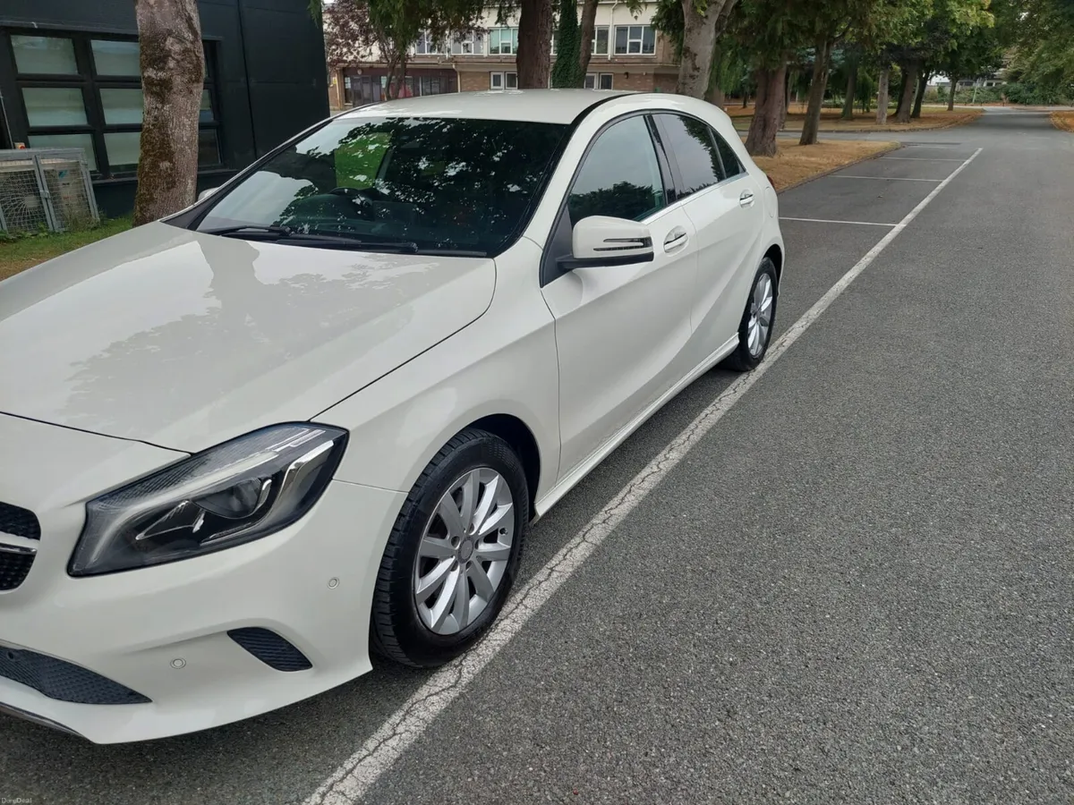 2016 MERCEDES  A180 1.6  AUTO - Image 1