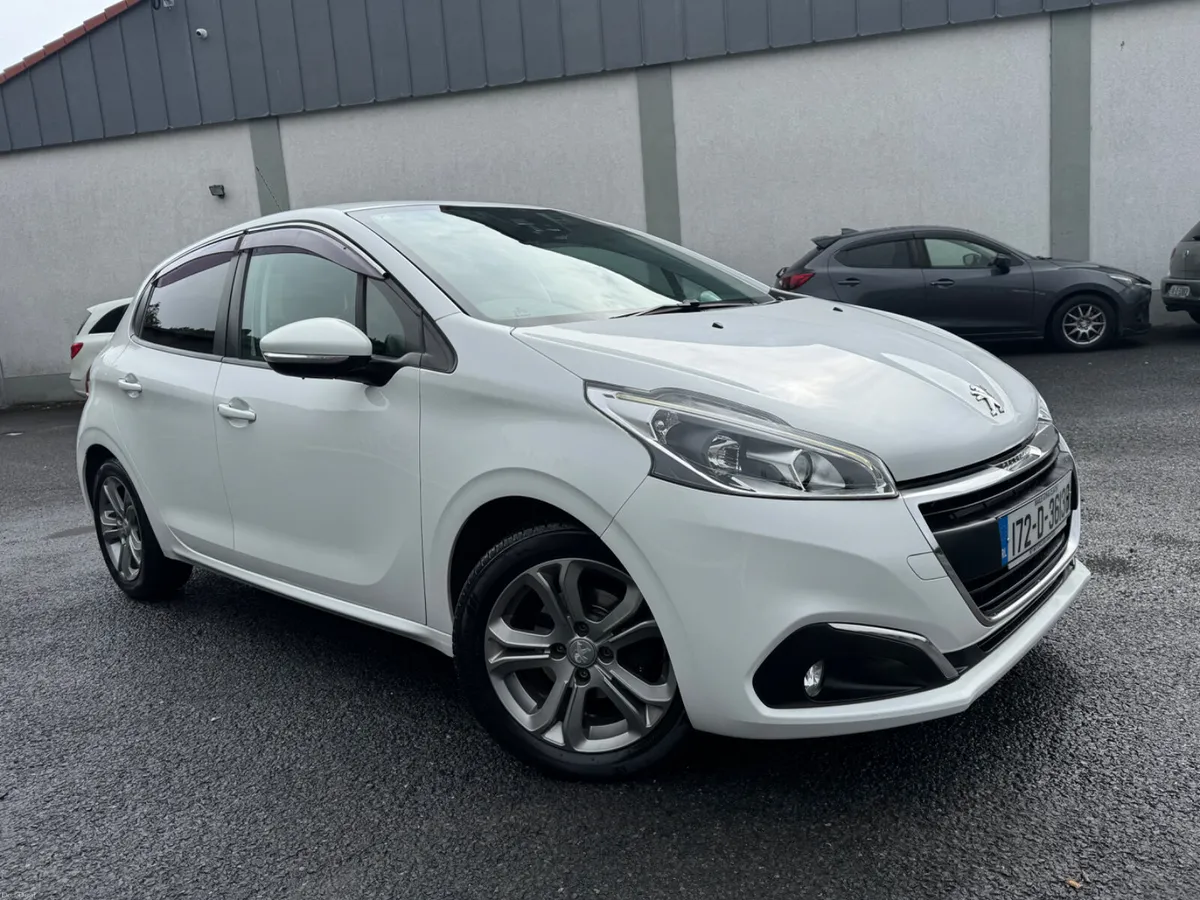 Peugeot 208 Petrol Low Mileage 25 km - Image 2