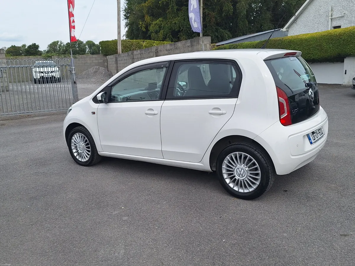 Volkswagen up 1.0 Automatic *High Spec/Heat s - Image 4