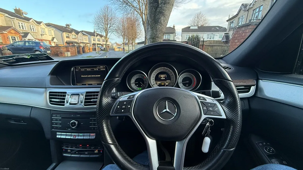 Mercedes-Benz E220 AMG Night Edition - Image 2