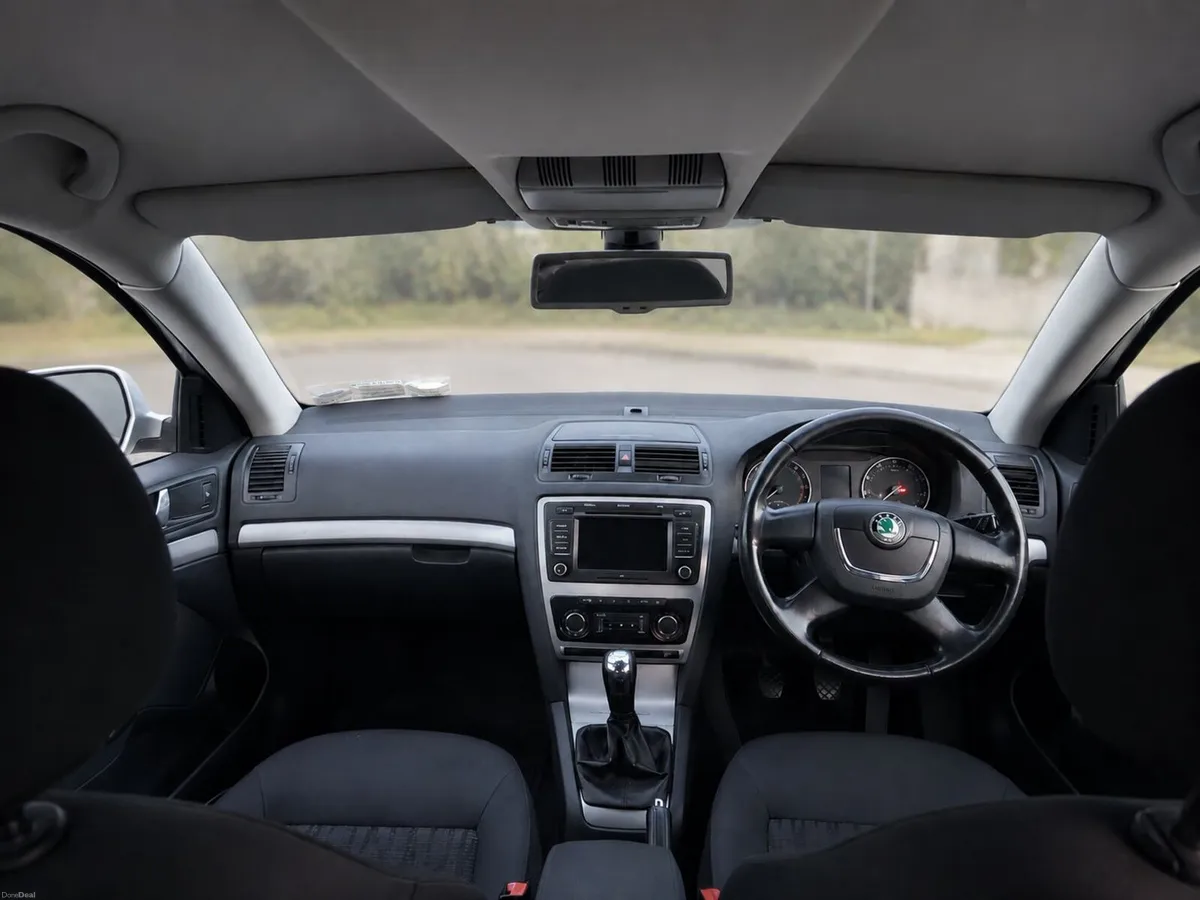 Skoda Octavia 2010 - Image 6