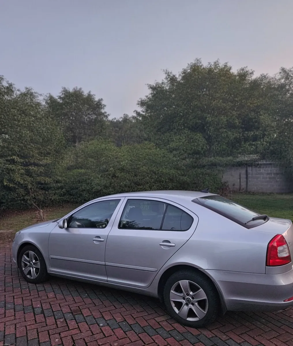 Skoda Octavia 2010 - Image 5
