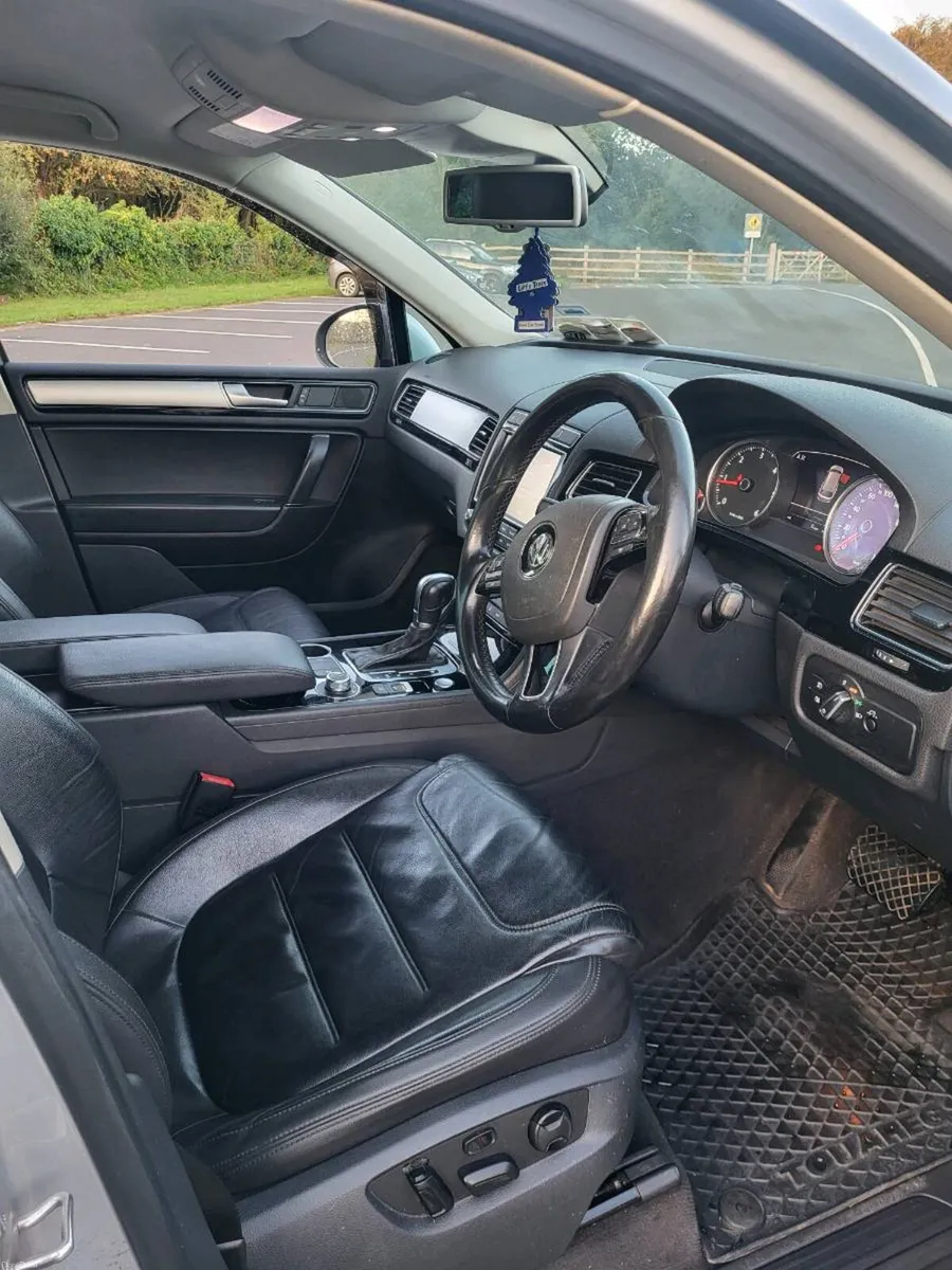 Vw touareg,  low milage,  fresh doe , - Image 6