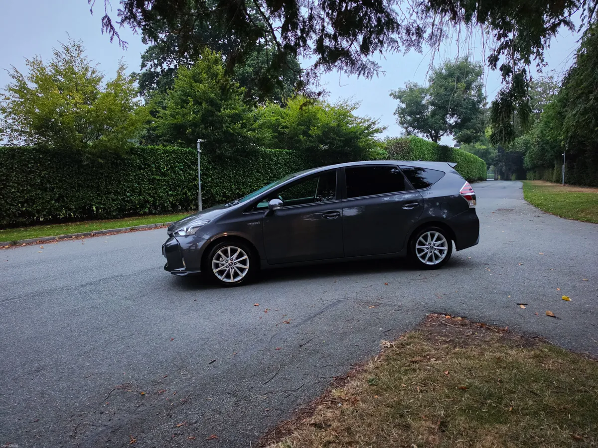 2019 Toyota Prius 1.8 Petrol Hybrid Auto 7 Seater - Image 4