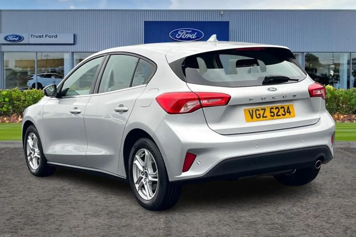 Ford Focus 1.0 EcoBoost 125 Zetec Edition 5dr - PA - Image 2