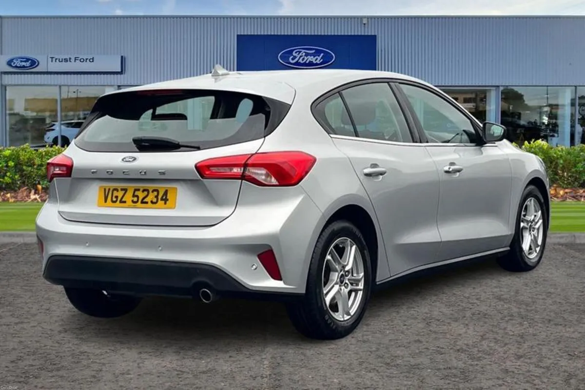 Ford Focus 1.0 EcoBoost 125 Zetec Edition 5dr - PA - Image 4