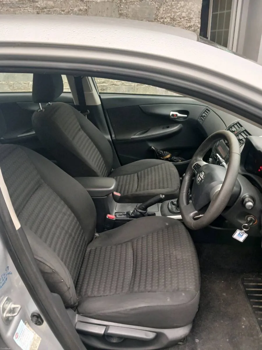 Toyota Corolla NCT'd Oct. 2027 - Image 6
