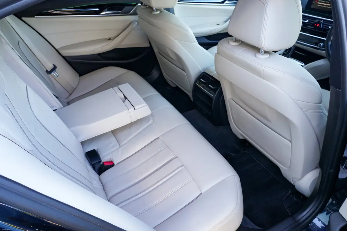 2017 BMW 530E Msport PHEV *Upgraded Hybrid Battery - Image 4